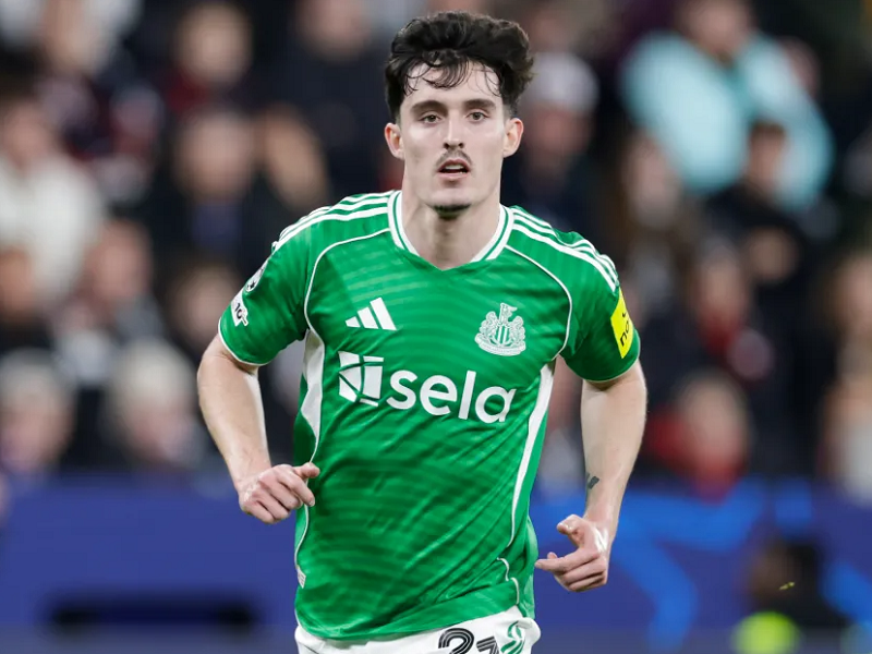 Arsenal lên phương án thay thế Ben White, Livramento lọt tầm ngắm