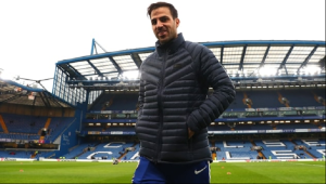 Chelsea cân nhắc phương án Fabregas giữa áp lực thay tướng